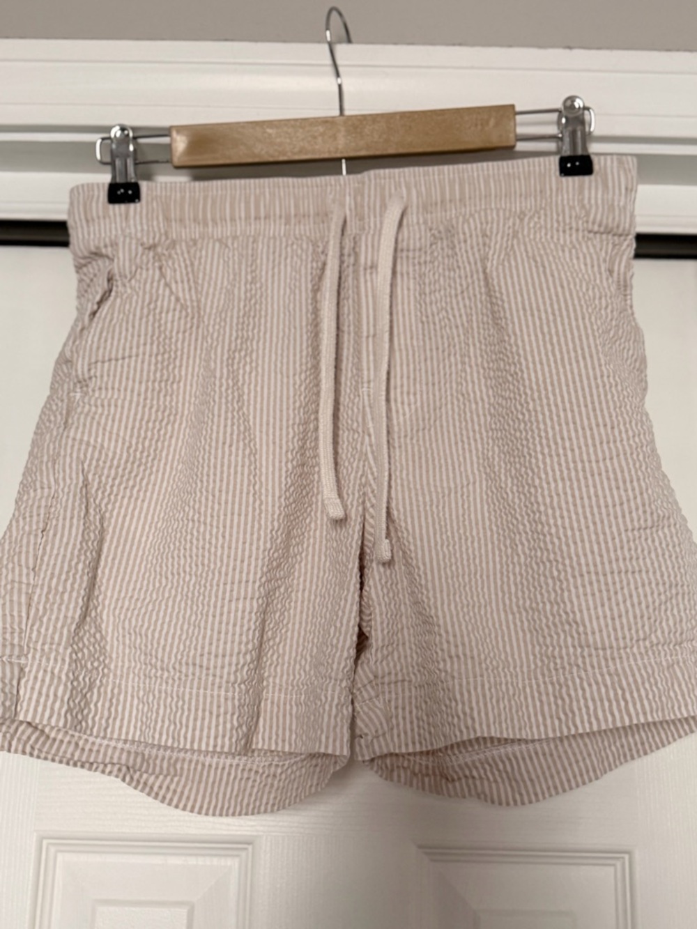 Express Beige Seersucker Drawstring Athletic Shorts